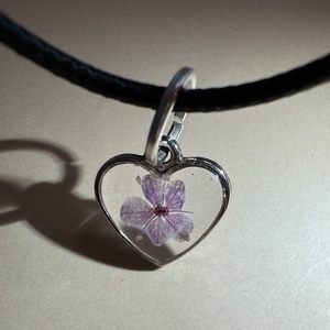 Lebegő rózsaszín virág - nyaklánc  - ékszer - nyaklánc - medálos nyaklánc - Meska.hu