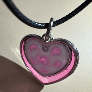 Szerelmes szívek - egyedi, kézzel festett medál  - ékszer - nyaklánc - medálos nyaklánc - Meska.hu