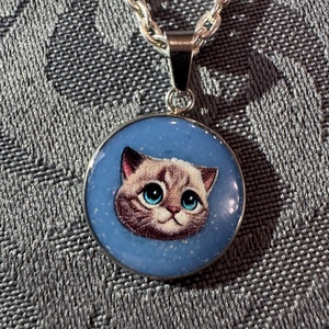 Szép cica - medál nyakláncon, Ékszer, Nyaklánc, Medálos nyaklánc, Ékszerkészítés, MESKA