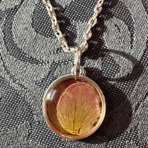 Mama rózsája 03 - medál nyakláncon - ékszer - nyaklánc - medálos nyaklánc - Meska.hu