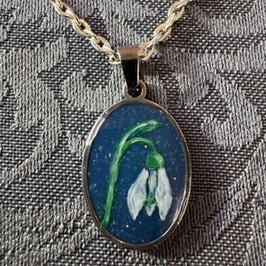 Hóvirág - egyedi, kézzel festett medál nyakláncon - Meska.hu