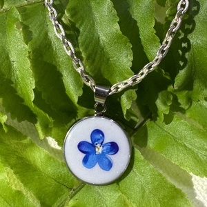 Kék virág - medál nyakláncon, Ékszer, Nyaklánc, Medálos nyaklánc, Ékszerkészítés, MESKA