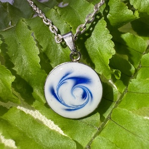 Kék örvény - medál nyakláncon, Ékszer, Nyaklánc, Medálos nyaklánc, Ékszerkészítés, MESKA