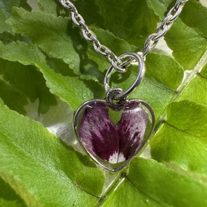 Kicsi szegfű - nyaklánc , Ékszer, Nyaklánc, Medálos nyaklánc, Ékszerkészítés, MESKA