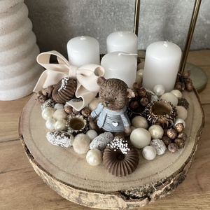 Macis adventi koszorú lábakon álló fa szeleten - karácsony - adventi díszek - adventi koszorú - Meska.hu