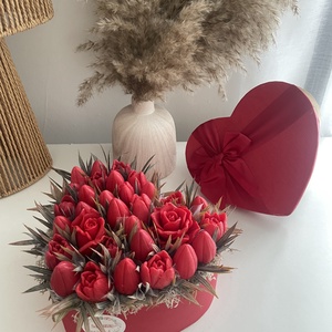 Valentin nap szív alakú Szappanvirág box - Meska.hu