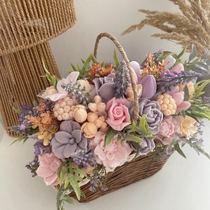 Tavaszi kosárkás asztaldísz szappanvirágokkal - otthon & életmód - dekoráció - asztal és polc dekoráció - asztaldísz - Meska.hu