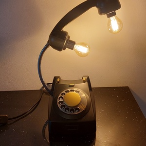 Egyedi retro telefon asztali lámpa, Otthon & Lakás, Lámpa, Hangulatlámpa, Újrahasznosított alapanyagból készült termékek, MESKA