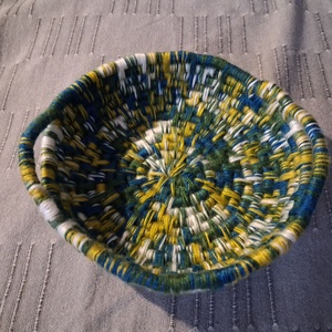 Egyedi készítésű kosárka, Otthon & Életmód, Tárolás & Rendszerezés, Tárolókosár, Fonás (csuhé, gyékény, stb.), Kosárfonás, MESKA