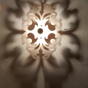 Elegáns indamintás árnyékvető fali lámpatest fából, Otthon & Életmód, Lámpa, Fali & Mennyezeti lámpa, , MESKA