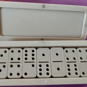 3D Nyomtatott Dominókészlet Tárolódobozzal - játék & sport - készségfejlesztő és logikai játék - memória játékok - Meska.hu