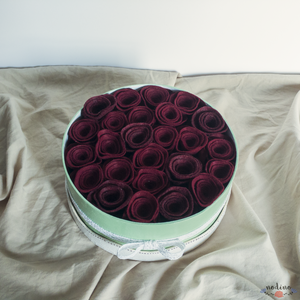 Zöld színű, köralakú örökrózsa doboz csipkével díszítve. Illatos filc rózsák, rosebox  - otthon & lakás - dekoráció - Meska.hu