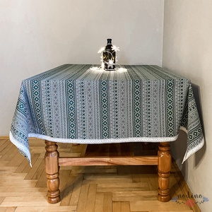 Karácsonyi, adventi zöld mintás terítő, fehér csipke szegéllyel (132x180cm) - karácsony - karácsonyi lakásdekoráció - ünnepi asztaldekoráció - Meska.hu