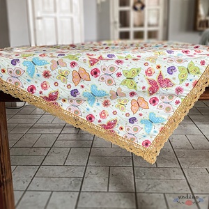 Tavaszi csipke szegélyes terítő, pillangó mintával és arany csipkével (90 x 140cm) - Meska.hu