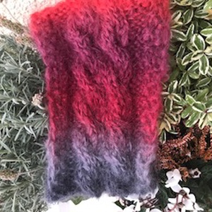 Pihepuha téli fejpánt természetes mohair típusú gyapjú és pamutfonal keverékből csavart mintával egyedi tervezés alapján - ruha & divat - sál, sapka, kendő - fejpánt - Meska.hu