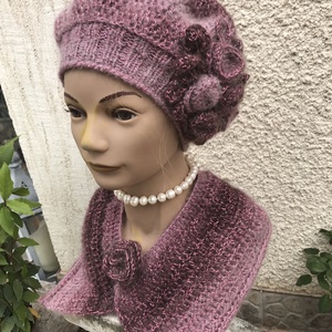 Horgolt meggyszínű rózsaszín pink mohair barett sapka rózsás díszekkel - Meska.hu