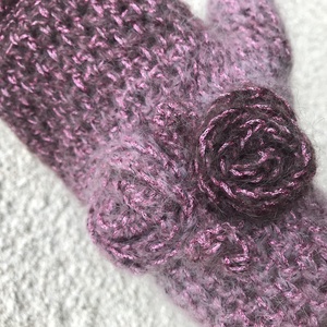 Horgolt ujjatlan mittain kesztyű színátmenetes rózsaszín pink burgundi vintage retro romantikus rózsa díiszekkel mohair - ruha & divat - sál, sapka, kendő - kesztyű - Meska.hu