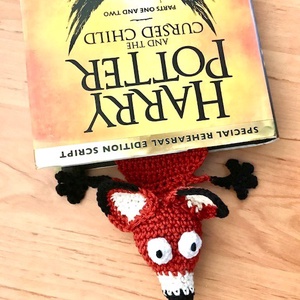 Gülüszemű rókás horgolt könyvjelző - Meska.hu
