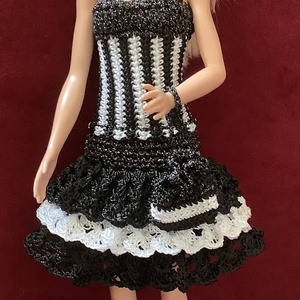 Fekete fehér Barbie baba együttes nyári pántos ruha fodros szoknyával szütyővel, esti koktélparti vagy vízparti sétához  - játék & sport - baba & babaház - barbie ruhák - Meska.hu