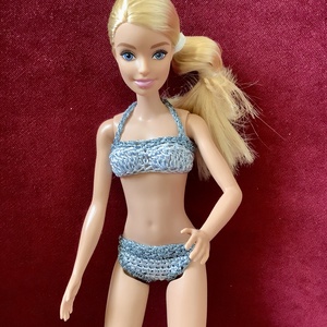 Világoskek Barbie baba fürdőruha bikini strandoláshoz vagy vízparti sétához  - Meska.hu