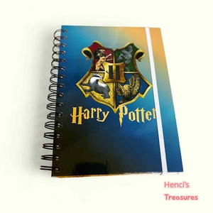 Harry Potter témájú, A5 méretű jegyzetfüzet vonalzóval és 2 db könyvjelzővel, Otthon & Életmód, Papír, írószer, Jegyzetfüzet & Napló, Papírművészet, MESKA
