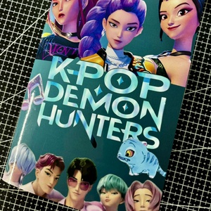 K-POP Démonvadász témájú, A5 méretű jegyzetfüzet ajándék matricával - Meska.hu