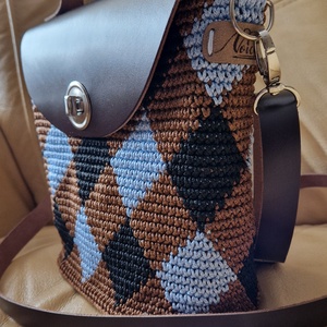 Rombuszmintás oldaltáska - táska & tok - kézitáska & válltáska - vállon átvethető táska - Meska.hu