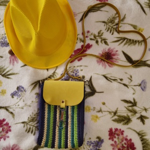 Csíkos mini oldaltáska - táska & tok - kézitáska & válltáska - vállon átvethető táska - Meska.hu