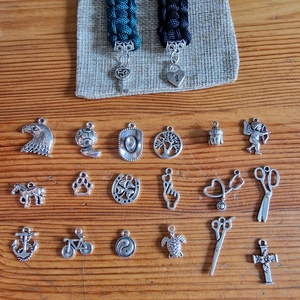 Paracord kulcstartó medállal - táska & tok - kulcstartó & táskadísz - kulcstartó - Meska.hu