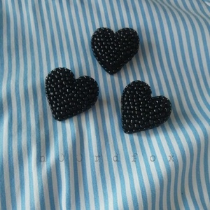 Hímzett szív kitűző III -  - Meska.hu