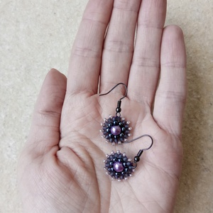 Helli - Lila-szürke fülbevaló - ékszer - fülbevaló - lógós kerek fülbevaló - Meska.hu