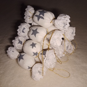 Textil szaloncukor, Karácsony, Karácsonyi lakásdekoráció, Karácsonyfadíszek, Varrás, Egyedi textil szaloncukrok eladók karácsonyfadísznek,  ajándékkísérőnek. Méret: 12 cm plusz akasztó..., MESKA