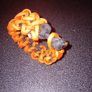 Paracord 550 karkötő Aries mintával - ékszer - karkötő - fonott karkötő - Meska.hu