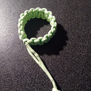 Fényvisszaverő, fluoreszkáló paracord 550 karkötő  - ékszer - karkötő - fonott karkötő - Meska.hu