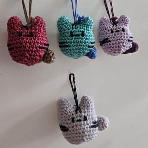 Horgolt cicák, Táska & Tok, Kulcstartó & Táskadísz, Táskadísz, Horgolás, MESKA