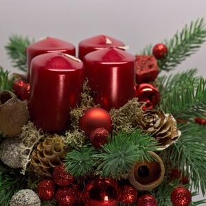 Klasszikus Piros Adventi Asztali Dísz Kaspóban  Örökzöld Kézműves Karácsonyi Dekoráció - karácsony - adventi díszek - adventi asztaldísz - Meska.hu