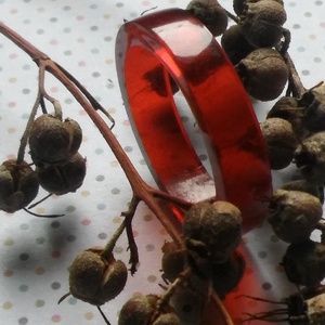 Vörös álom gyűrű gyantából -  - Meska.hu