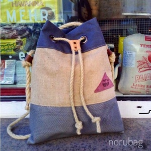 Lenvászon, bőr válltáska, közepes méretű női táska. -  - Meska.hu