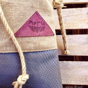 Lenvászon, bőr válltáska, közepes méretű női táska. -  - Meska.hu