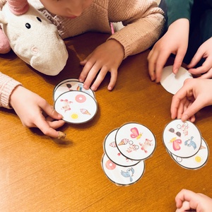 Dobble- Letölthető, nyomtatható személyre szabott játék - játék & sport - készségfejlesztő és logikai játék - logikai játékok - Meska.hu