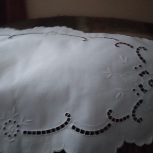 Madeirás asztalközépre való, ovális. - otthon & életmód - lakástextil - abrosz, terítő - asztalfutó - Meska.hu