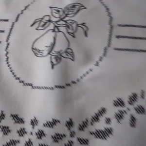 Hímzett asztal terítő - otthon & életmód - lakástextil - abrosz, terítő - asztalközép terítő - Meska.hu