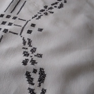 Hímzett asztal terítő - otthon & életmód - lakástextil - abrosz, terítő - asztalközép terítő - Meska.hu