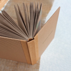 ECO ponthálós notesz, számozott oldalakkal, feliratos, pöttyös-környezetbarát, újrahasznosított papírból -  - Meska.hu