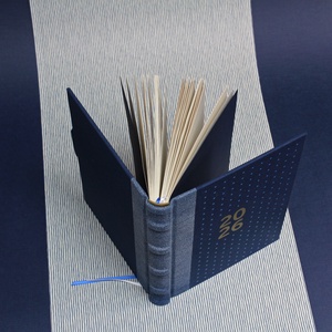 2026 heti tervező / határidőnapló - kék farmer és vászon - pöttyös - matt arany felirattal - otthon & életmód - papír, írószer - naptár & tervező - Meska.hu