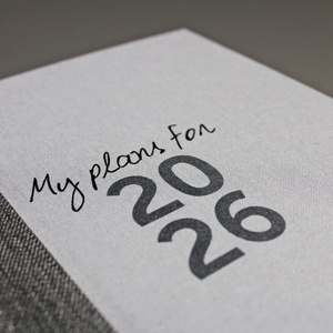 2026 heti tervező / határidőnapló - szürke farmer és vászon  - otthon & életmód - papír, írószer - naptár & tervező - Meska.hu