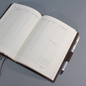 2026 heti tervező / határidőnapló - barna valódi bőr és vászon - matt arany felirattal - otthon & életmód - papír, írószer - naptár & tervező - Meska.hu