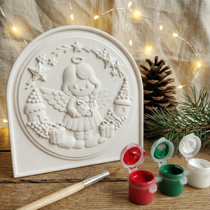 NOYA Tales Karácsonyi Őrangyal � Prémium Kifesthető kerámia-hatású Plakett (15cm) állvánnyal, öco-gyant  - Meska.hu