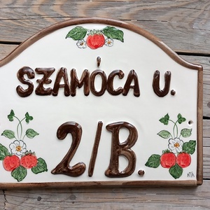 Szamóca kerámia utcanév-házszám  tábla, Otthon & Életmód, Ház & Kert, Házszám, Kerámia, MESKA