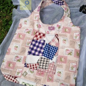 Akciós pamutvászon táska - Rózsaszín bélyeges rózsás és  foltvarrás mintával -  - Meska.hu